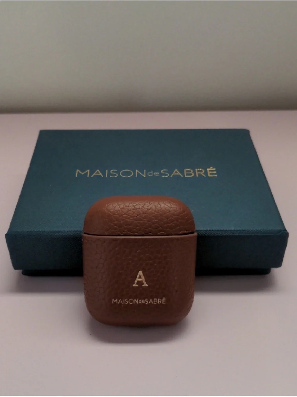 Maison de Sabre Leather AirPods Case - Walnut Brown